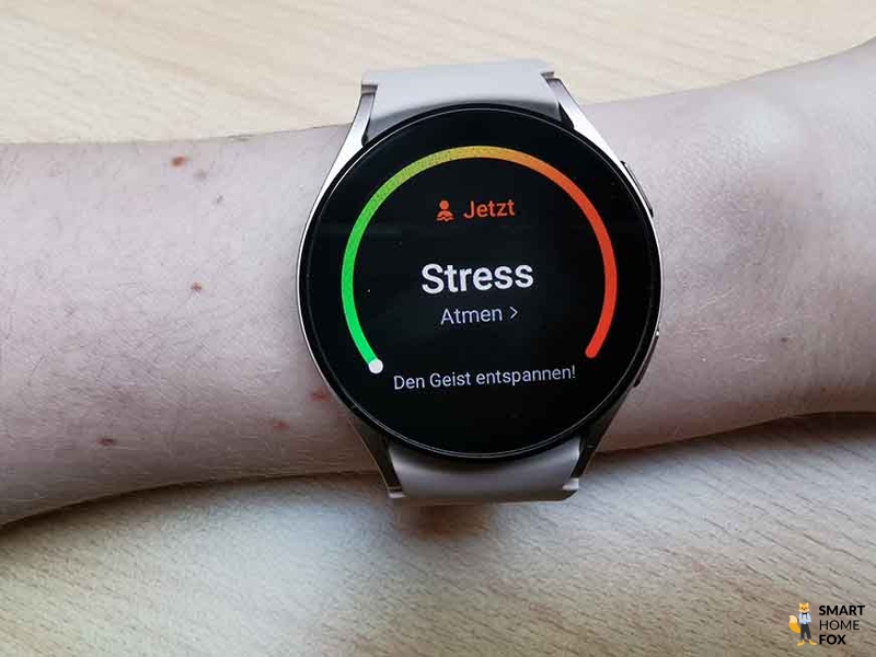 Измерение уровня стресса на часах Galaxy Watch 4.